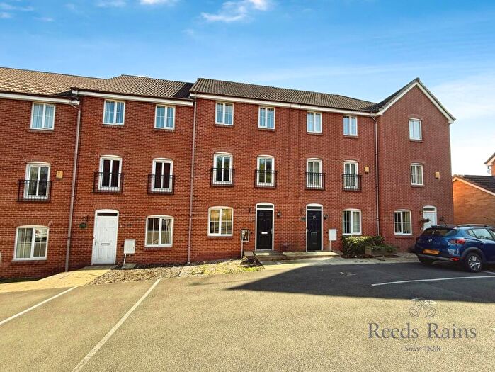 5 Bedroom Terraced House To Rent In Chervil Close, Newcastle, Staffordshire, ST5