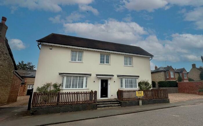 4 Bedroom Detached House To Rent In High Street, Sherington, MK16