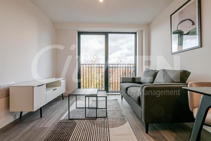 1 Bedroom Flat To Rent In Berkeley Square, - Ordsall Lane, M5