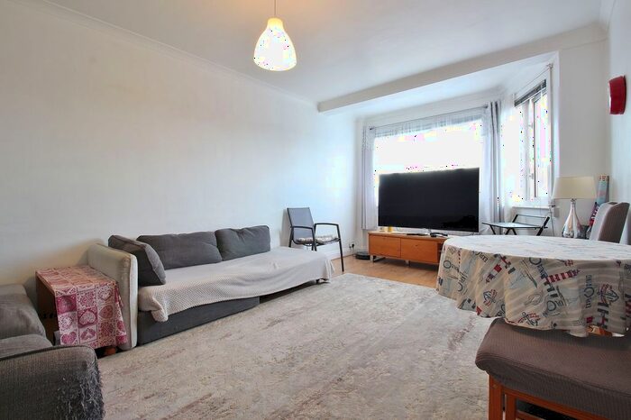 2 Bedroom Flat To Rent In London Road, Isleworth, TW7