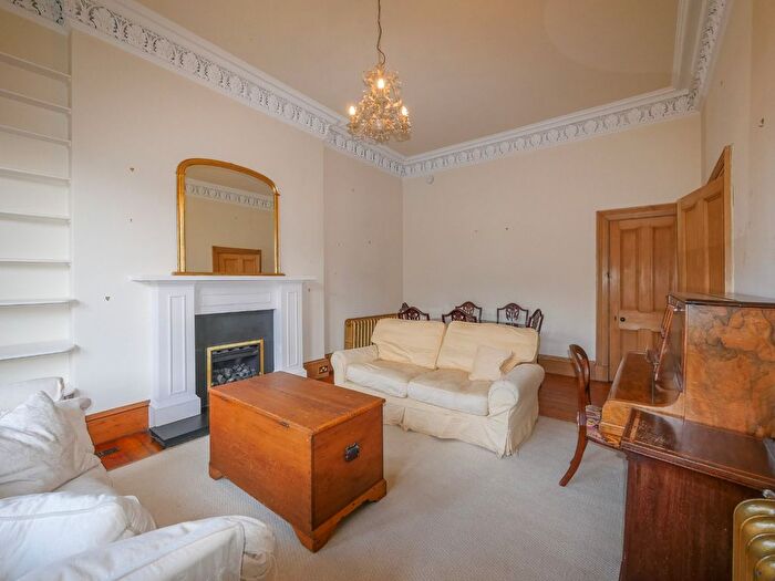 2 Bedroom Flat To Rent In Newhaven Road, Edinburgh, Midlothian, EH6