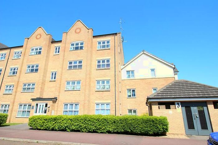 2 Bedroom Flat To Rent In Crowe Road, Bedford, MK40