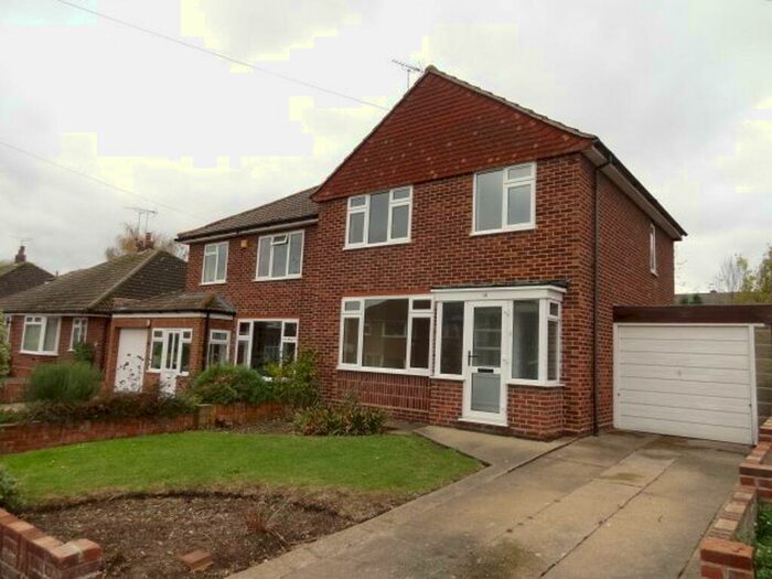 3 Bedroom House To Rent In Whitehall Gardens, Canterbury, CT2