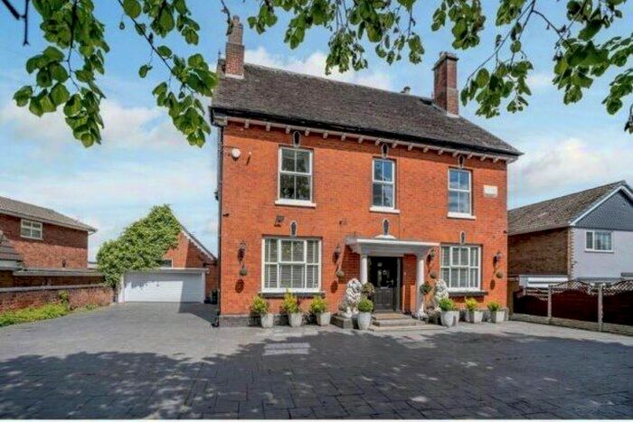 5 Bedroom Property To Rent In Amos Lane, Wolverhampton, WV11