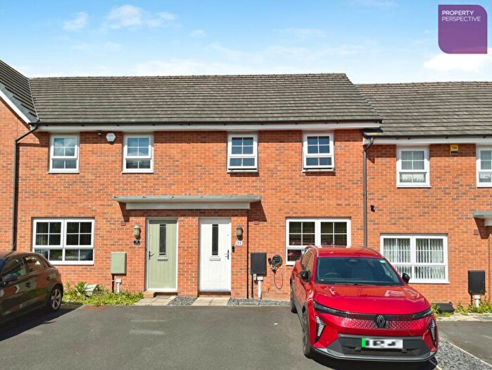 3 Bedroom Terraced House For Sale In Wallis Avenue, Rochdale, OL16