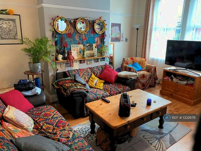 4 Bedroom Terraced House To Rent In Mayville Place, Leeds, LS6