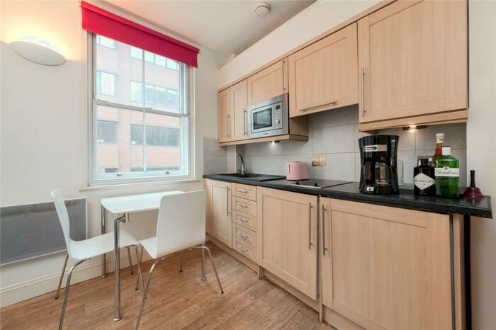 Flat To Rent In East Passage, Barbican, London, EC1A