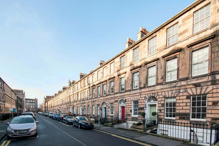 2 Bedroom Flat To Rent In Cumberland Street, Edinburgh, EH3