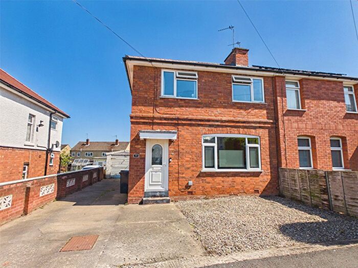 3 Bedroom Semi-Detached House For Sale In Glenthorne Avenue, Worcester, Worcestershire, WR4
