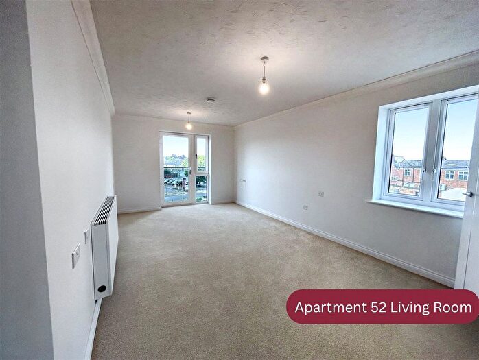 1 Bedroom Flat For Sale In Apartment, Riverain Lodge, Taunton, TA1
