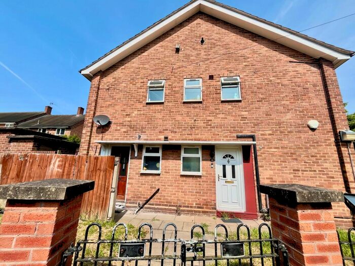 3 Bedroom Maisonette To Rent In Collingbourne Avenue, Birmingham, B36