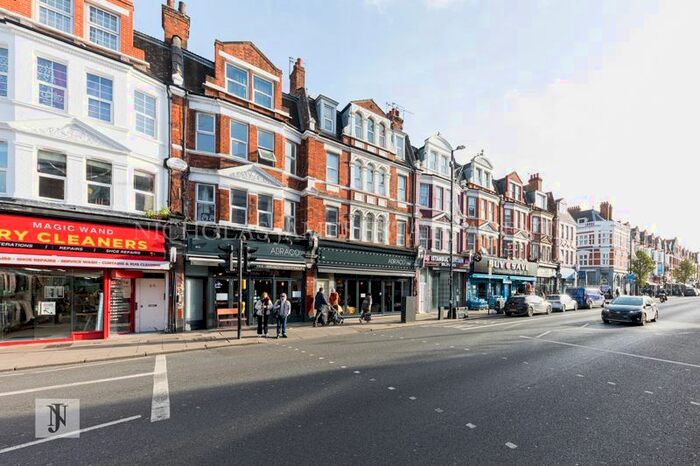3 Bedroom Flat To Rent In Grand Parade, Green Lanes, Haringey, N4