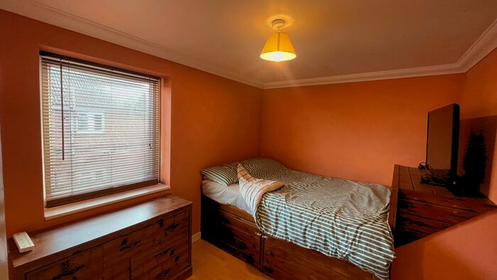 1 Bedroom Flat To Rent In Wimborne Road, Bournemouth, BH9