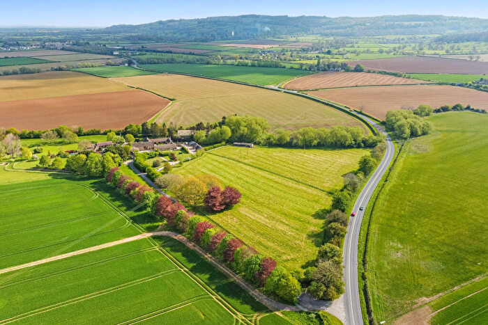 4 Bedroom Semi Detached House For Sale In Millhampost Barn, Cheltenham, GL54