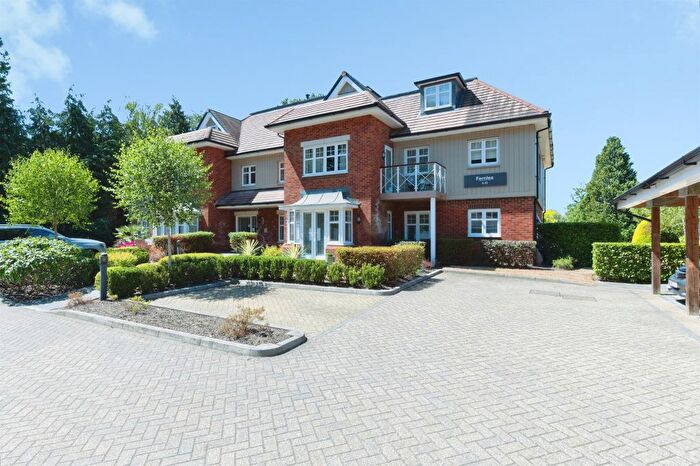 3 Bedroom Flat For Sale In Golf Links Road, Ferndown, BH22
