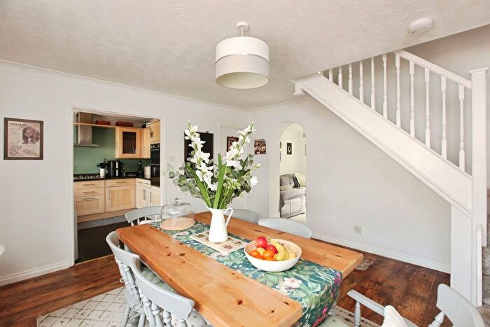 3 Bedroom Detached House For Sale In Kintyre Close, Torquay, TQ2