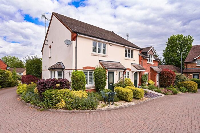 3 Bedroom End Terrace House For Sale In Bartholomew Green, Markyate, AL3