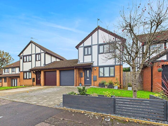 3 Bedroom Link Detached House For Sale In Deepdene Close, St Fagans, Cardiff., CF5