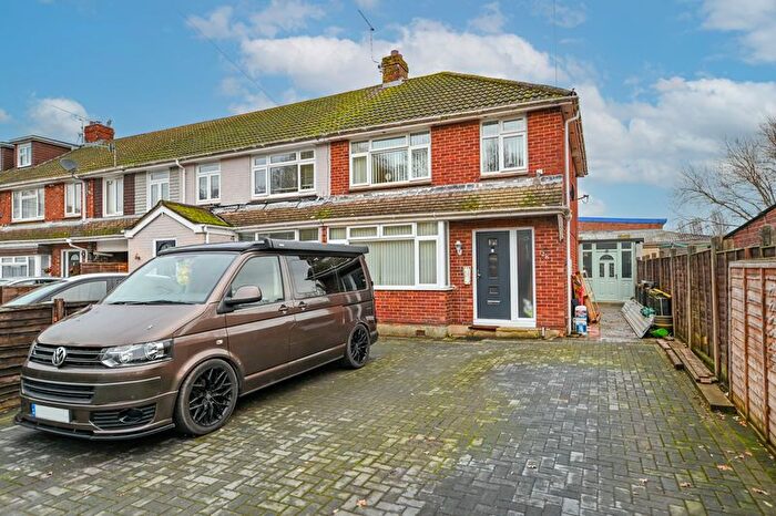 3 Bedroom Semi Detached House For Sale In Hambledon Road, Waterlooville, PO7