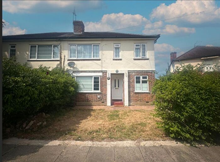 2 Bedroom Maisonette To Rent In Northdown Close Ruislip, Greater London, HA4