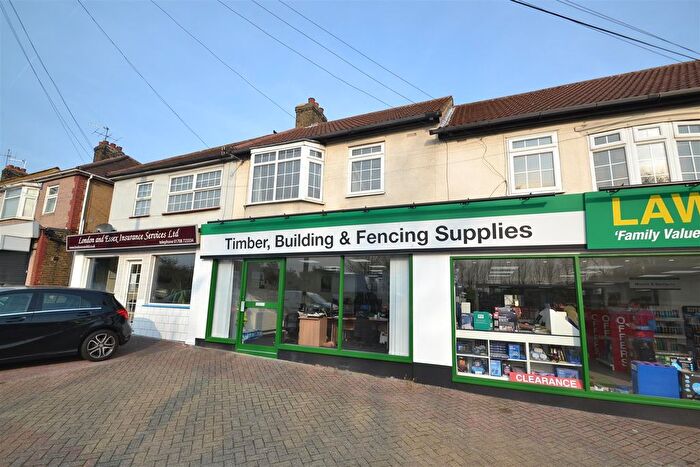 2 Bedroom Flat To Rent In Collier Row Road, Collier Row, Romford, RM5