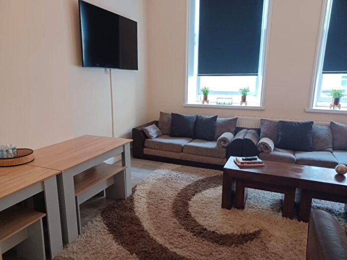 2 Bedroom Flat To Rent In Victoria Street, L2