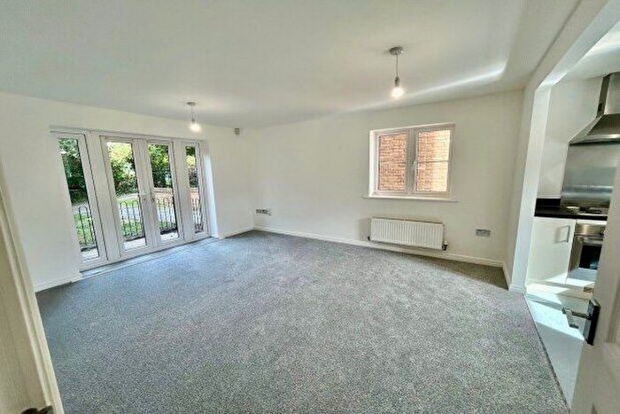 2 Bedroom Flat To Rent In Ravensbourne House, Rochester, ME2