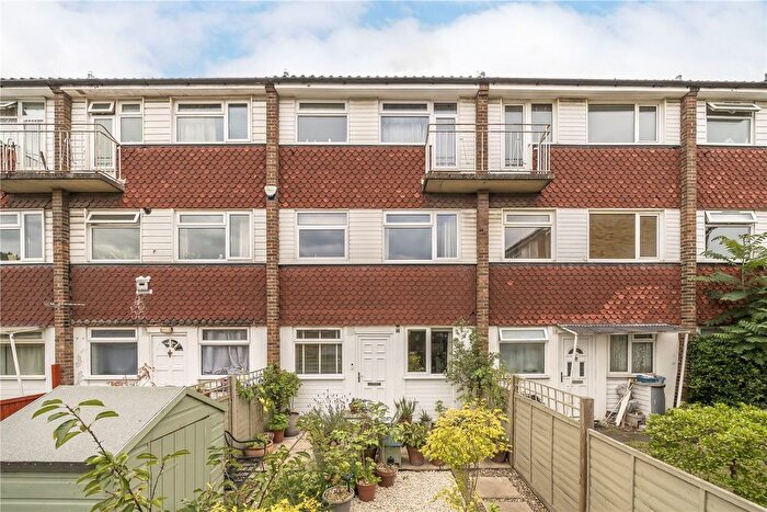 1 Bedroom Flat For Sale In Alanthus Close, Lee, SE12