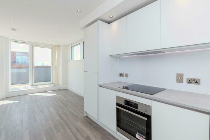 1 Bedroom Flat To Rent In Thames Road, London, E16