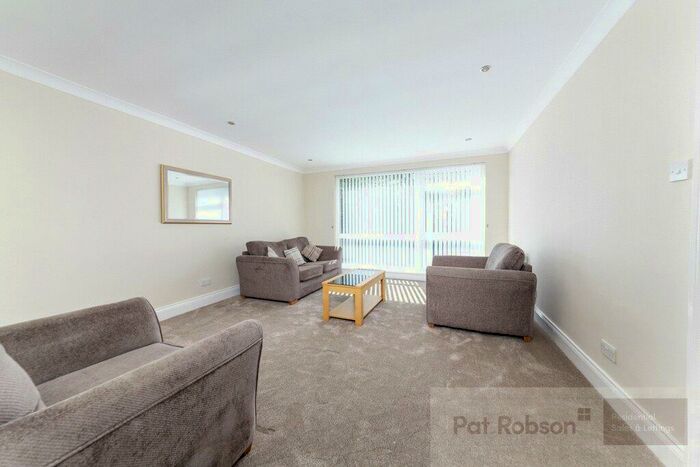 2 Bedroom Apartment To Rent In Jesmond Park Court, Jesmond Park East, Newcastle Upon Tyne, NE7