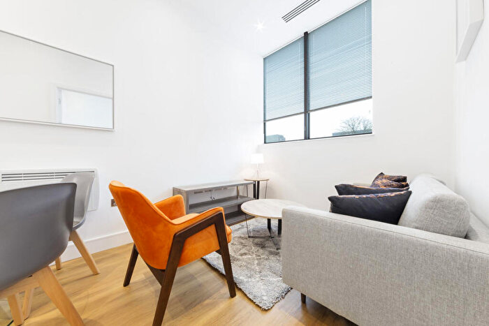 1 Bedroom Flat To Rent In Atria House, Slough, London, SL1