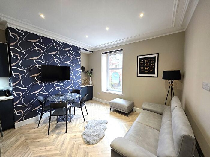 2 Bedroom Flat To Rent In Whitehall Place, Rosemount, Aberdeen, AB25