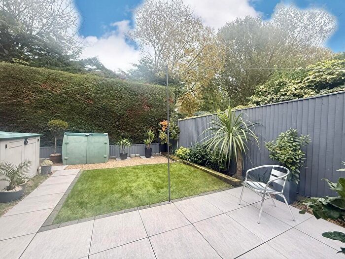 3 Bedroom Semi-Detached House For Sale In Potters Drive, Hopton, NR31