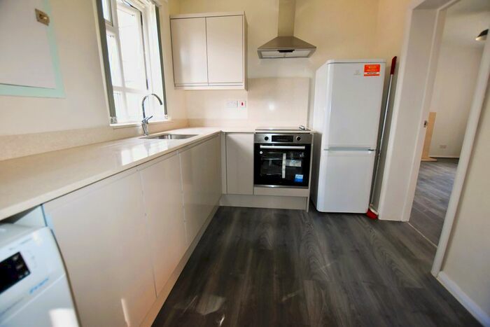 Studio To Rent In Highbury New Park, London, N5