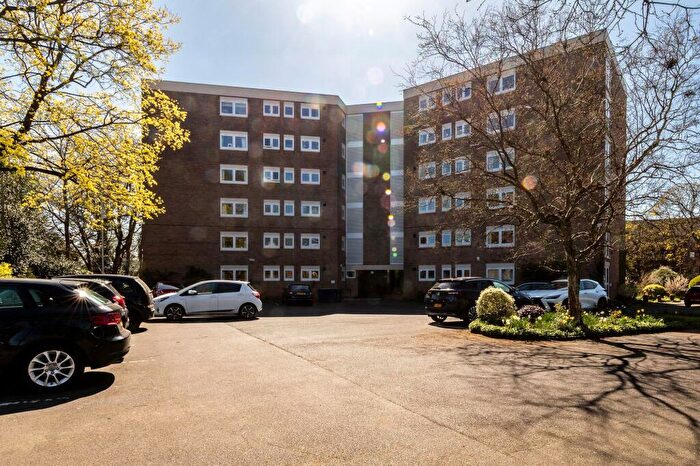 3 Bedroom Flat For Sale In The Grove, Gosforth, NE3
