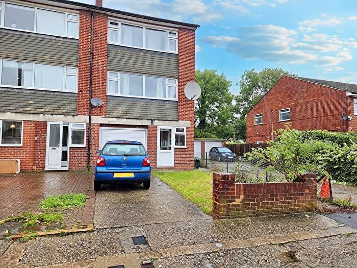 3 Bedroom Town House To Rent In Crosier Road, Ickenham, UB10