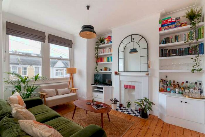 2 Bedroom Maisonette Flat To Rent In Charlmont Road, London, SW17
