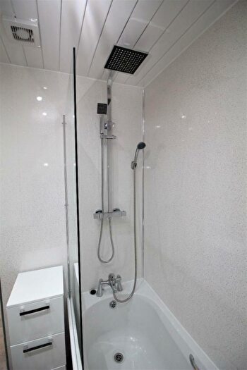 2 Bedroom Apartment To Rent In Blanefield Gardens, Glasgow, G13