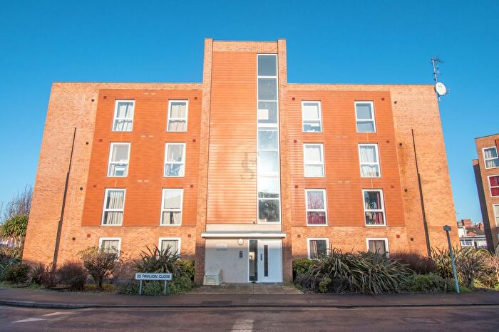 2 Bedroom Flat For Sale In Pavilion Close, Leicester City Centre, LE2
