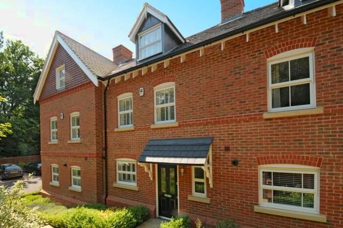 3 Bedroom Town House To Rent In Ascot, Berkshire, SL5