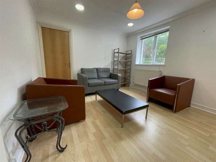 3 Bedroom Flat To Rent In The Walk, Roath, Cardiff, CF24