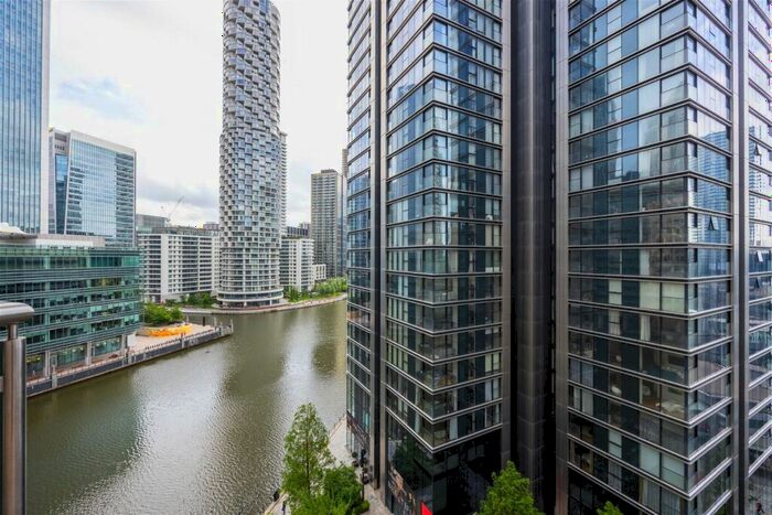 2 Bedroom Apartment For Sale In South Quay Square, London, E14