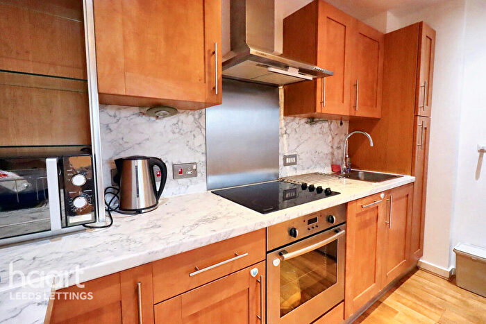 2 Bedroom Apartment To Rent In East Street, Leeds, LS9