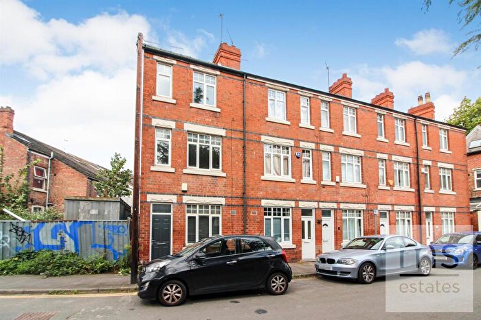 3 Bedroom End Of Terrace House To Rent In £pppw Broadholme Street, Lenton, Nottingham, NG7