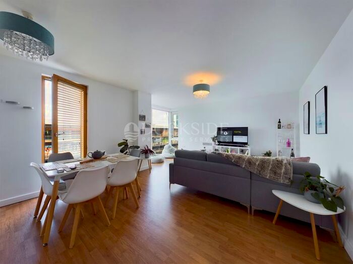 2 Bedroom Flat To Rent In Dock Head Road, St. Marys Island, Chatham, ME4