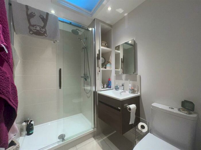 1 Bedroom Flat To Rent In High Street, Stony Stratford, Milton Keynes, MK11