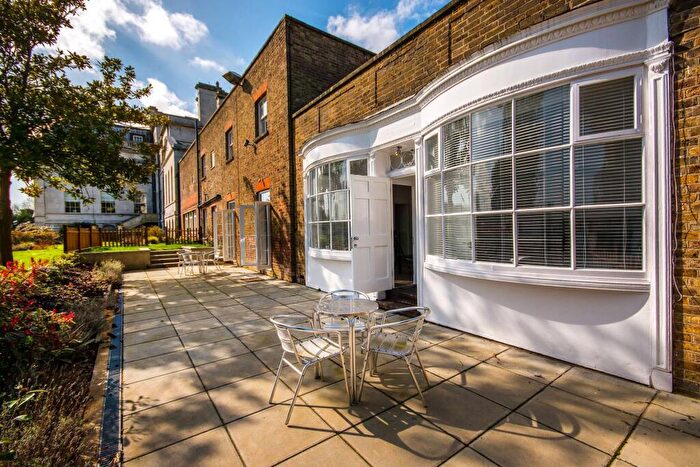 2 Bedroom Semi-Detached House To Rent In Shirley Church Road, Surrey, CR0