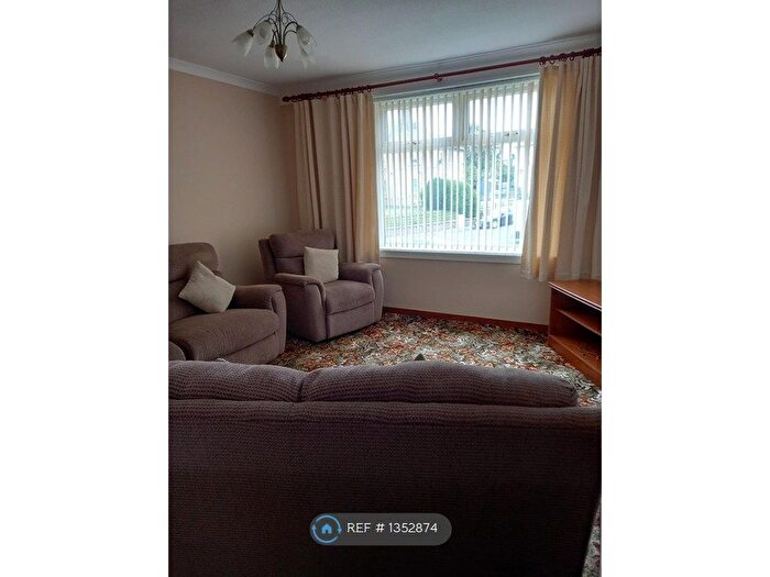 3 Bedroom Flat To Rent In Stobhill Road, Gowkshill, Gorebridge, EH23