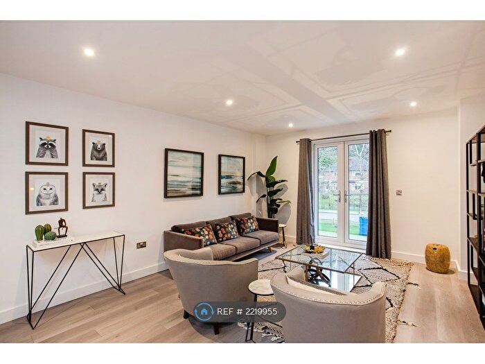 1 Bedroom Flat To Rent In Heron House, Godalming, GU7