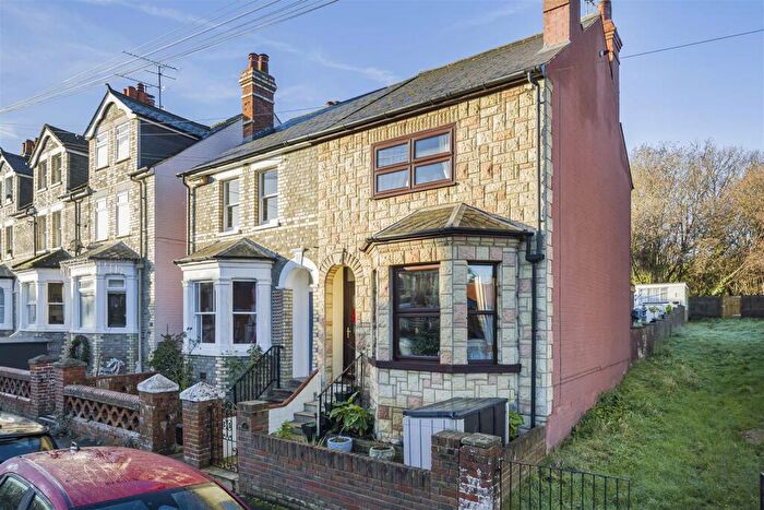 3 Bedroom Semi-Detached House For Sale In Blenheim Road, Caversham, Reading, RG4